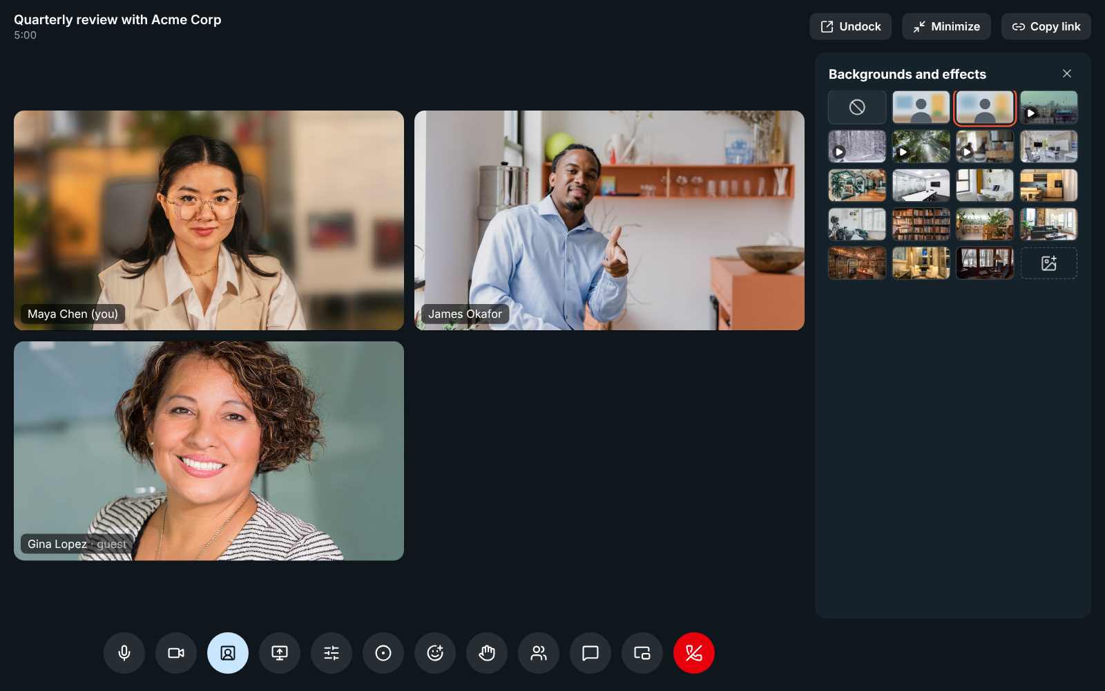 A meeting with Backgrounds and effects open beside the tiles: No effect, Slight blur, Blur (picked), moving backgrounds and pictures